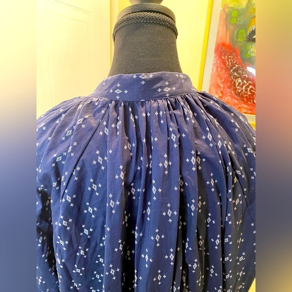 H&M NWOT sheer printed - hemmed longer  back, blue background white print - Picture 9 of 13